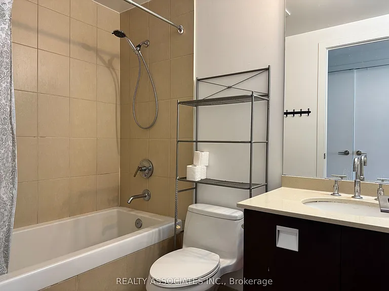 33 Charles St E #2210 — Photo 5