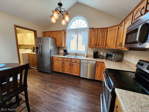 5th image of 7464 Millrace Ln