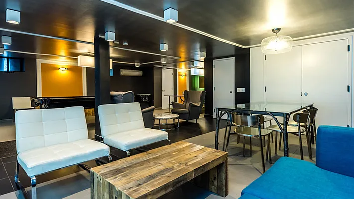 Rented by Nooklyn NYC LLC | media 45