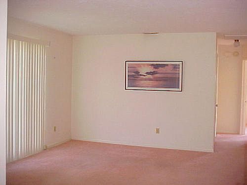 3rd image of 1239 Lawrence Ave