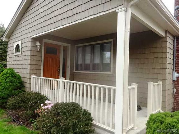 3rd image of 4188 Tonawanda Creek Rd