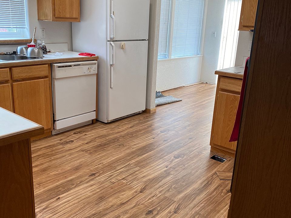 2nd image of 2272 Towne Point Ave