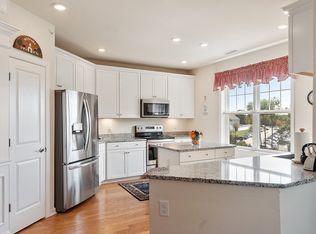 2 Francis Dr #412, Andover, MA 01810