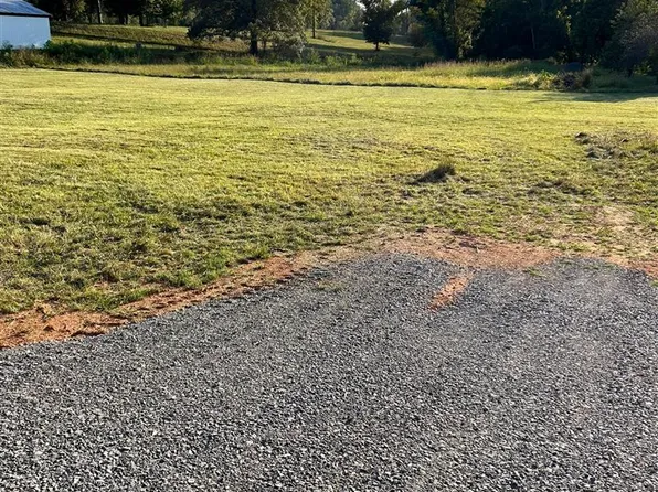 3891 Bowling Green Rd, Scottsville, KY 42164