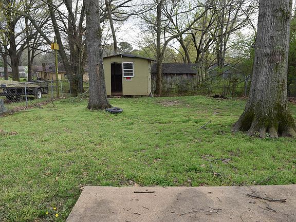 3rd image of 1689 Northfield Dr