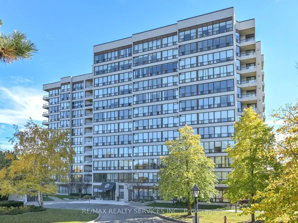 12 Laurelcrest St #104, Brampton, ON L6S 5Y4