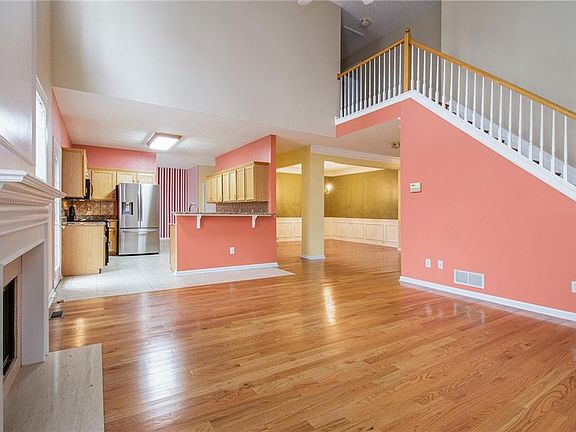 4th image of 294 Windy Cir