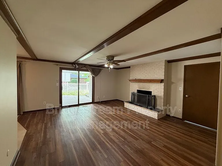 2135 E Rahn Rd — Photo 5