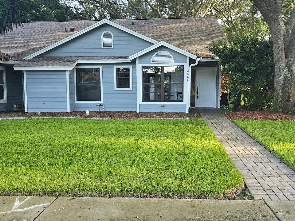 2668 Bentley Dr