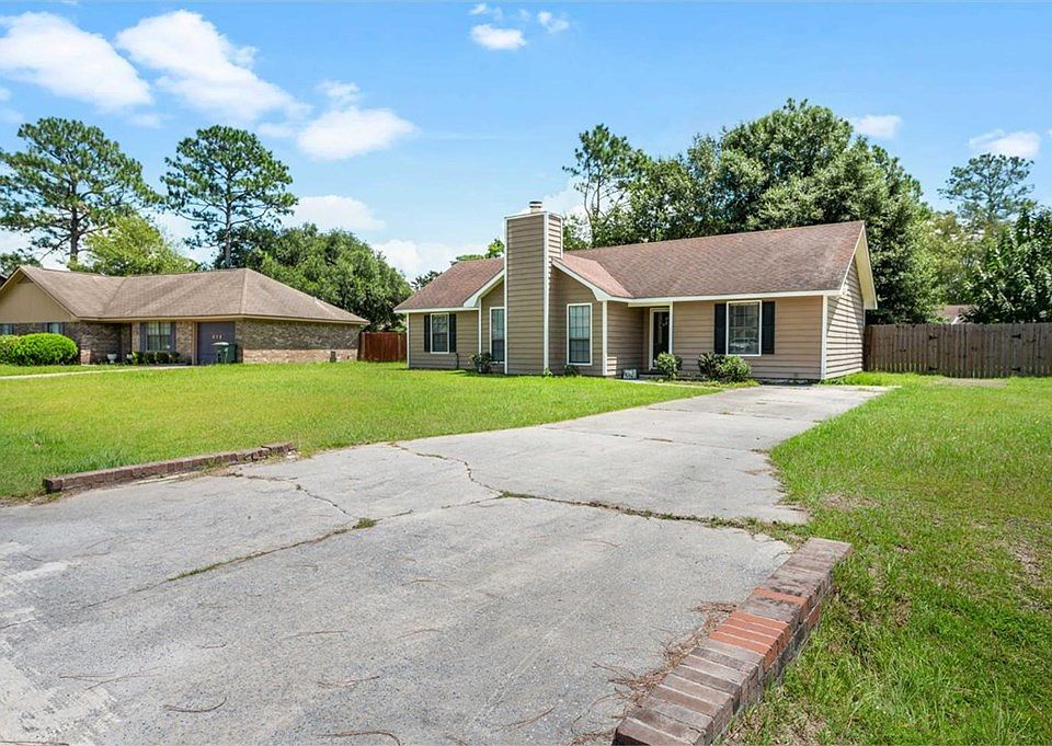 606 Oak St, Hinesville, GA 31313 | Zillow