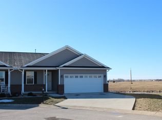 422B Jenny Ln, Heyworth, IL 61745