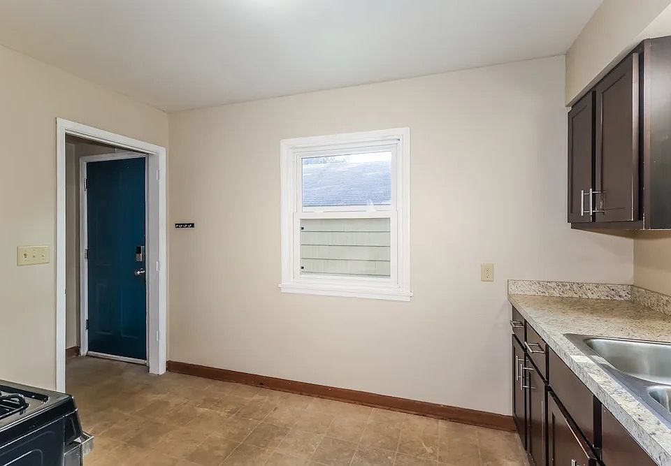 1st image of 1914 Red Fox Ln