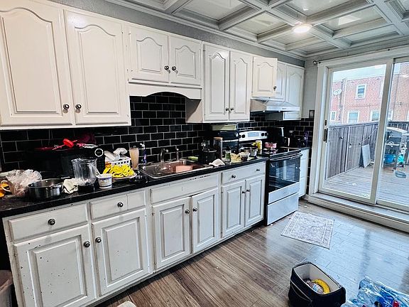 5th image of 3117 Princeton Ave