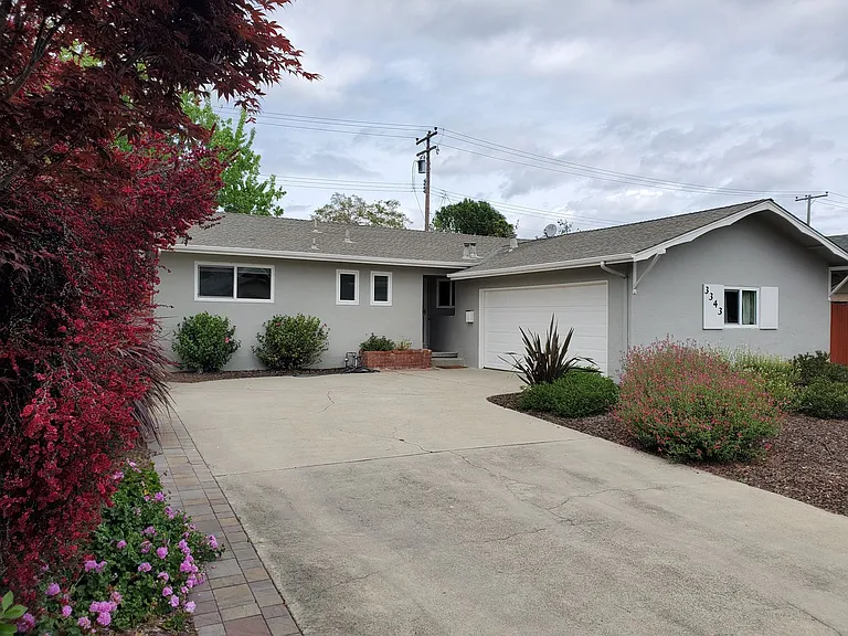 3343 Geneva Dr — Photo 1