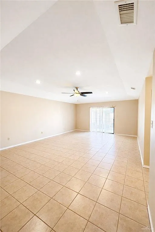 Building Photo - 2401 S Jackson Rd #9