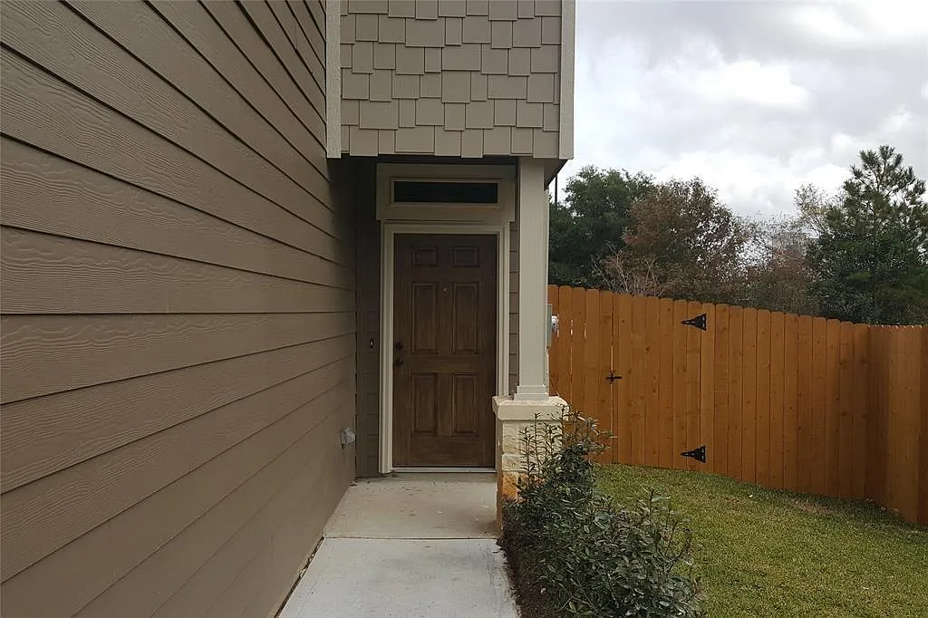 3 bed, 2.5 bath, 1508 sqft, $1,895 — Photo 3