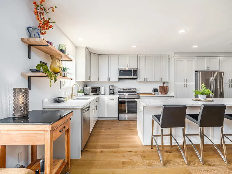 4344 E Clarendon Ave — Photo 17
