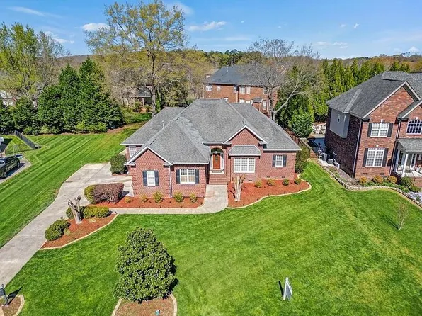 2010 Bunker Ct, Matthews, NC 28104