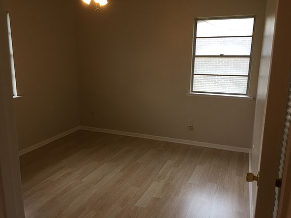 3rd image of 504 11th Ave