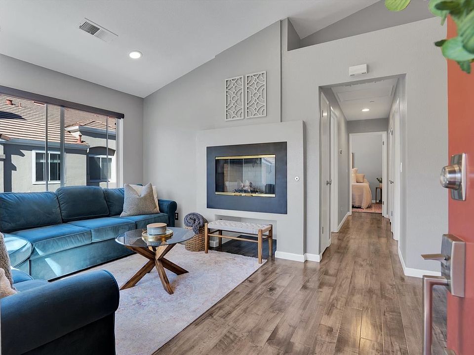 1st image of 112 Ballatore Ct