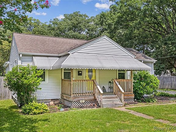 3rd image of 633 Highland Ct