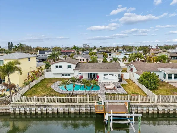 8722 Hickorywood Ln, Tampa, FL 33615