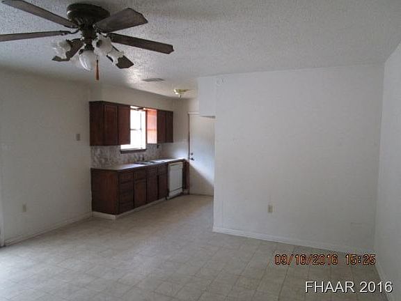 4th image of 906 S 27th St