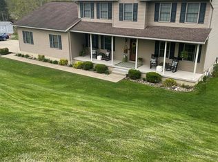 630 6th St, Glen Dale, WV 26038