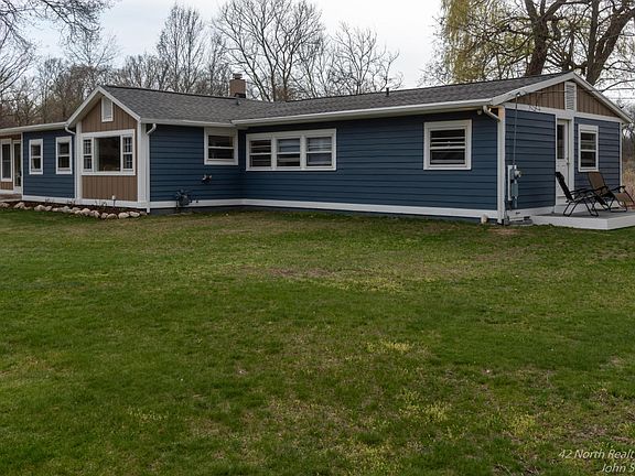2nd image of 3433 Vineyard Ave NE