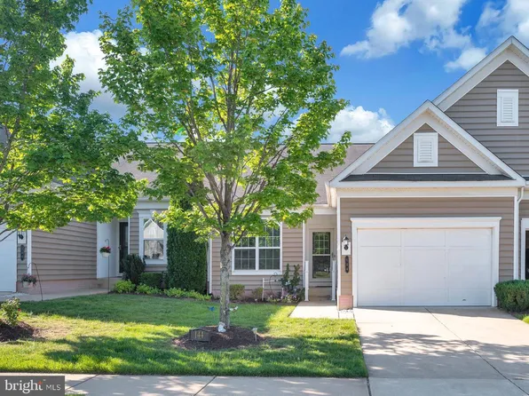 144 Castle Hill Dr, Fredericksburg, VA 22406