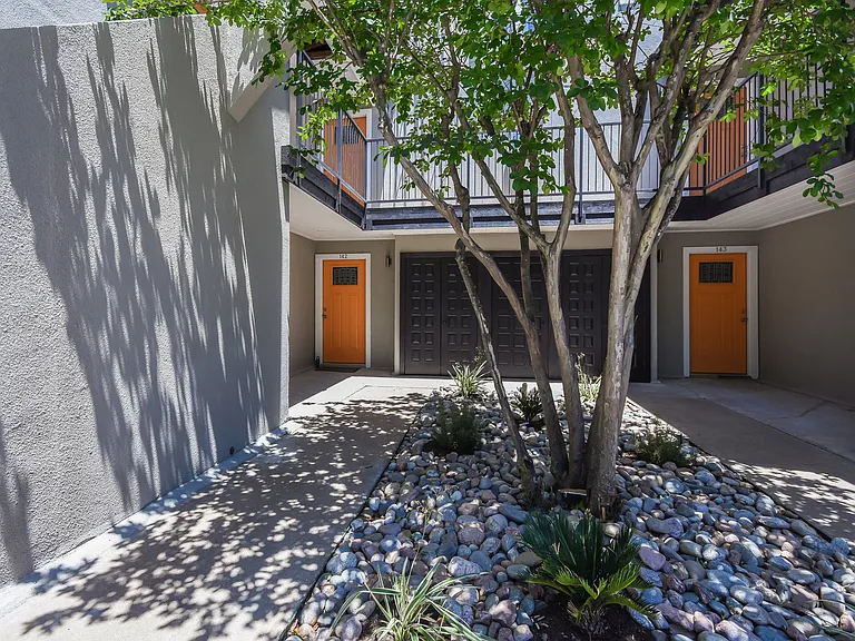 935 La Posada Dr #142 — Photo 8