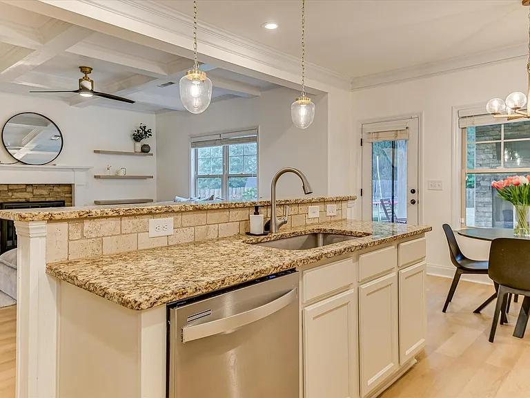 259 Wentworth Pl — Photo 18