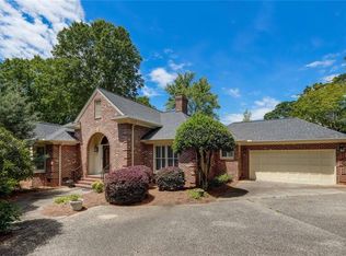 710 Shadowbrook Dr, Burlington, NC 27215
