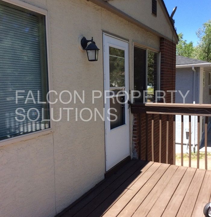 2nd image of 1115 Magnolia St APT D