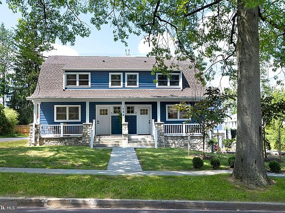 3rd image of 166 John St #2