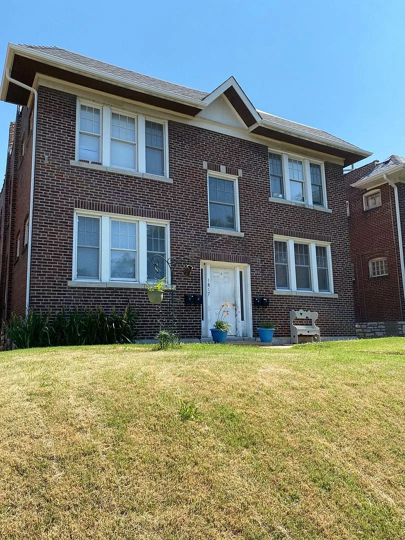 1817 Allen Ave — Photo 1