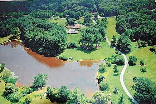 1st image of 10 Bel Air Dr