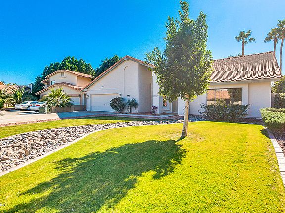 2nd image of 11117 W Primrose Ln