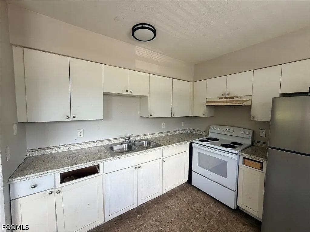 2 bed, 1.0 bath, 690 sqft, $1,000 — Photo 2