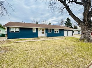 1678 McDonald Dr, Huron, SD 57350