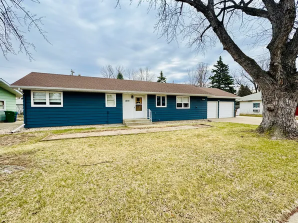 1678 McDonald Dr, Huron, SD 57350