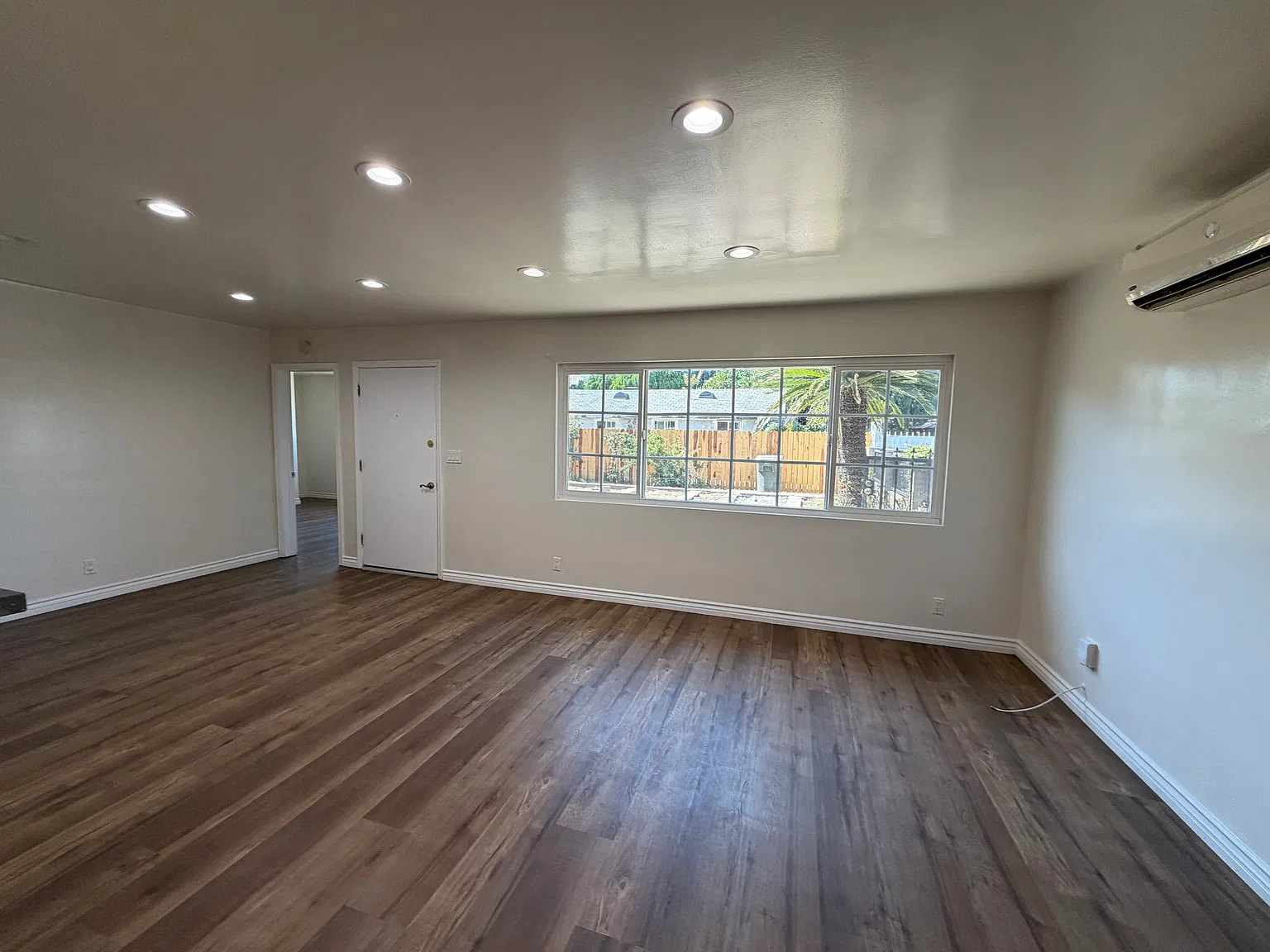 3 bed, 1200 sqft, $3,500 — Photo 3
