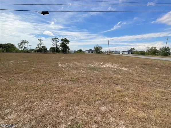 1911 NE 42nd St, Cape Coral, FL 33909