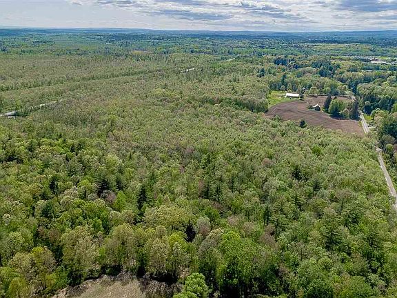 4th image of 104 Old Schuylerville Rd