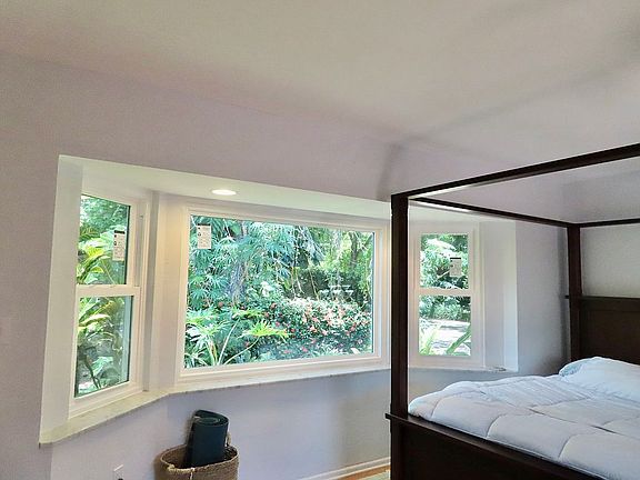 2nd image of 3808 Wisteria St