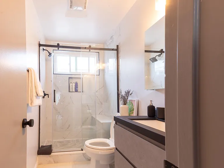 1119 Lincoln Blvd #6 — Photo 8