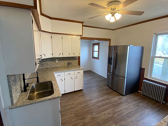 3rd image of 402 Harwood Ave