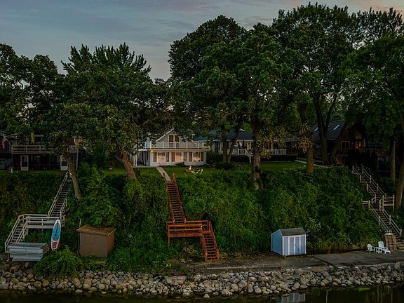 2nd image of 1743 E Koshkonong Dr