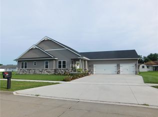 1320 Patricia Ave, Grinnell, IA 50112