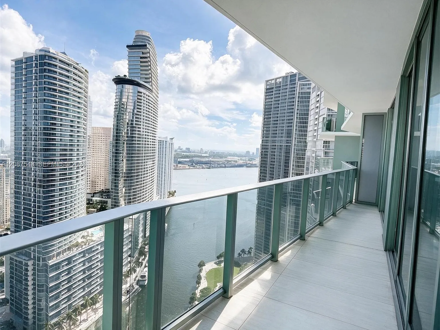 Viceroy Residences — Photo 2